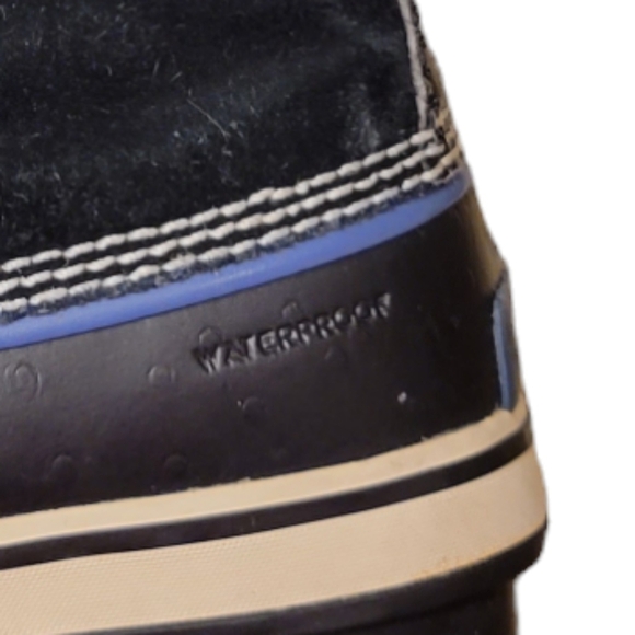 Sorel Youth Girls Tofino Snow Boots Sz 4 Faux Fur Lace Up Black w/ Flower Stars - Picture 10 of 10